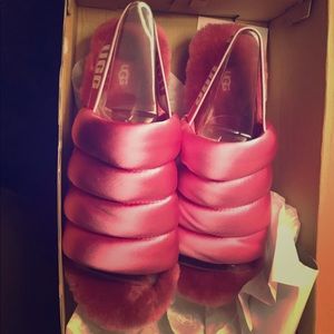 New ugg Puff Yeah pink satin slides size 7